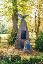 Pomnk padlch ve svtovch vlkch v Mlicch.jpg