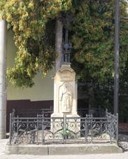 Nove Jesencany kriz a zvonicka.jpg