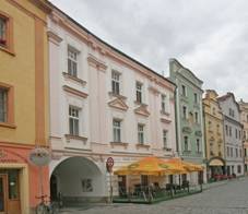 Mstsk dm, Zmeck 17, Pardubice.JPG