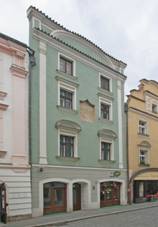 Mstsk dm, Zmeck 18, Pardubice.JPG