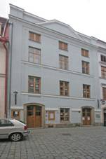 Mstsk dm, Sv. Aneky esk 29, Pardubice.JPG