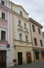 Mstsk dm, Sv. Aneky esk 33, Pardubice.JPG