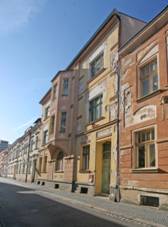 Mstsk dm, Jindisk 745, Pardubice.JPG