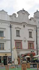 Mstsk dm, Perntnsk nm. 63 a 64, Pardubice.JPG