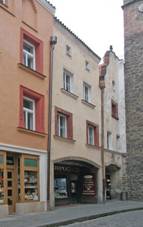 Mstsk dm, Zelenobransk 73 a 74, Pardubice.JPG