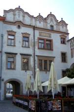 Pernstynske nam. 80, Pardubice (03).JPG