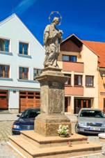 Socha svatho Jana Nepomuckho, nm. Blobransk.jpg