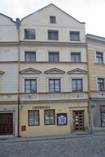 Mstsk dm, Kosteln 94, Pardubice.JPG