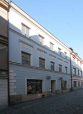 Mstsk dm, S. Aneky esk 121, Pardubice.JPG