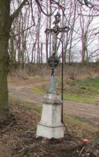 K na vchodnm okraji Arnetovic u hlavn kiovatky (Q67181020) 01.jpg