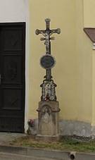 https://upload.wikimedia.org/wikipedia/commons/thumb/6/60/Bo%C5%99etice%2C_kapli%C4%8Dka2.jpg/800px-Bo%C5%99etice%2C_kapli%C4%8Dka2.jpg
