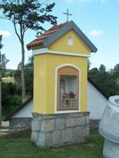 Kaplika v Cetorazi na svahu (Q67185572).jpg