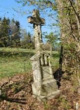 K manel Fialovch u cesty vchodn od Hojkova (Q104973565) 01.jpg