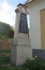 Pomnk padlm v Radtn (Q67181882).jpg