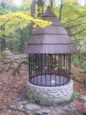 Stbrn studnka u Kemenku, nedaleko myslivny Korce