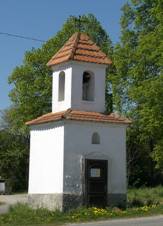 https://upload.wikimedia.org/wikipedia/commons/thumb/9/93/Doln%C3%AD_Novosedly-chapel.jpg/800px-Doln%C3%AD_Novosedly-chapel.jpg