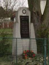 Pomnk padlm ve Skalch (Q80460961).jpg