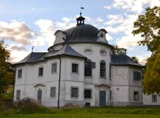 Zmek Karlov (SMETANOVA LHOTA).jpg