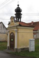 Nov Kestany, kaplika.jpg