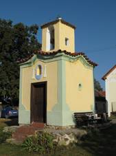 Vojnkov, kaplika od jihovchodu.JPG