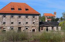 Slavice Castle 2.jpg