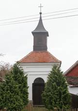 Kapli�ka na kraji obce