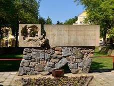 Kolešovice 2018-05-05 Pomník.jpg