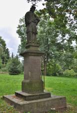 Socha sv. Jana Nepomuckho (Podbonky).JPG