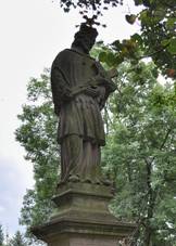 Socha sv. Jana Nepomuckho (Podbonky).JPG