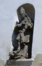 Kostel sv Notburgy Podboransky Rohozec sochy.jpg