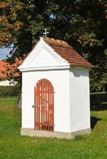 Velen, vklenkov kaplika.JPG