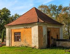 Kostel svat�ho V�clava v �in�vsi h�bitov3.jpg