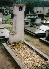 Hrabal tomb.jpg