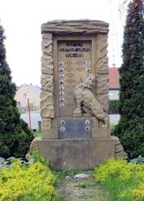 Pomnk obtem svtovch vlek, Podbrady-Kluk 01.JPG