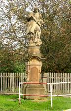 Kostomlaty nad Labem, statue.jpg