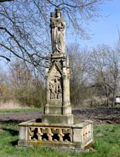 Chotice, Mal Strana, pamtn sloup.jpg