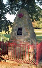 Nov� Dv�r, memorial.jpg