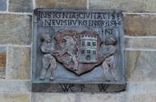 Nymburk, radnice, znak.jpg