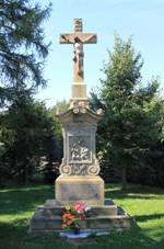 https://upload.wikimedia.org/wikipedia/commons/thumb/a/a8/Vestec%2C_Velk%C3%A1_Strana%2C_crucufix.jpg/800px-Vestec%2C_Velk%C3%A1_Strana%2C_crucufix.jpg