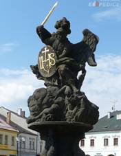 Krsn esko - turistick prvodce s rozshlou databz ubytovn,  restaurac, pamtek a sportovi.