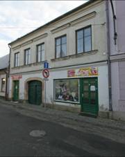 Mstsk dm s klasicistnmi vraty (Polika), Masarykova 3.JPG