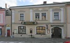 File:Mstsk dm s restaurac (Polika), nm. Palackho 18.JPG