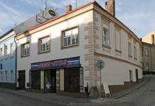 Mstsk dm (Polika), Riegrova 49.JPG