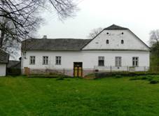 Trpn -  zemdlsk usedlost 5+1 s velkmi pozemky (7.360 m2)