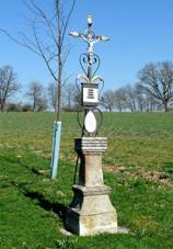 Libějovice, wayside cross north (02).jpg