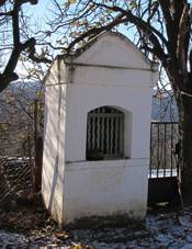 Uhice - kaplika nad obc.JPG