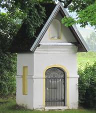 Volary - kaplika u hbitova.JPG