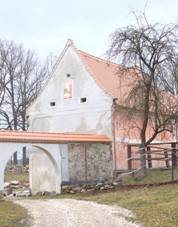 Zvetice, prel statku.jpg