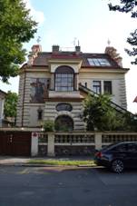 Praha, Bubene, vila p. 151 v ul. Slavkova 01.JPG