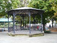 Praha Letna Letensky zamecek altan.JPG